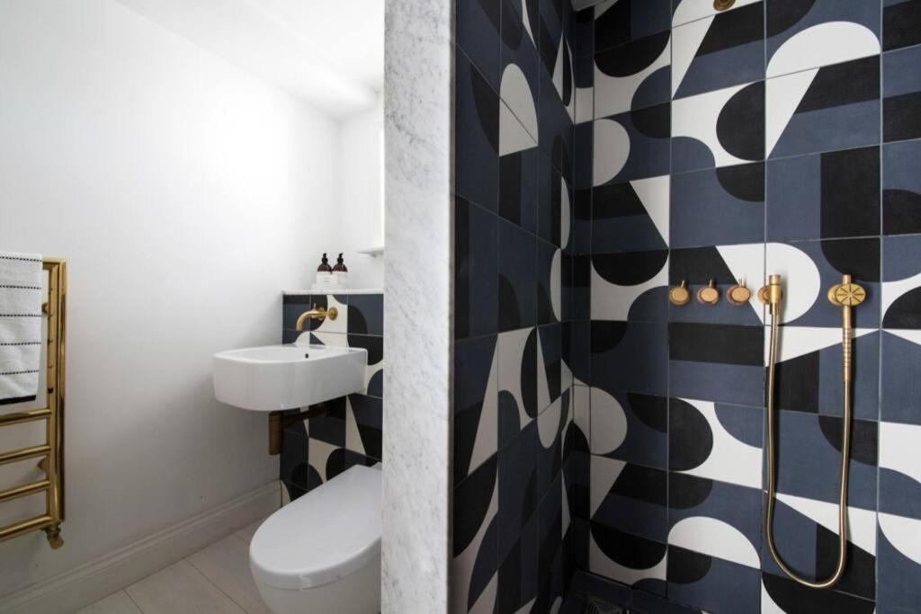 Large Townhouse Just 2 Minutes From The Sea/I360! Villa Brighton ภายนอก รูปภาพ